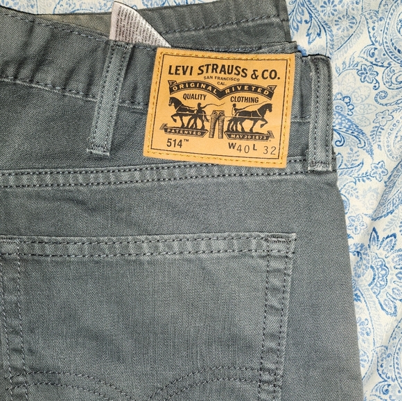 Lives - Picture 2 of 2